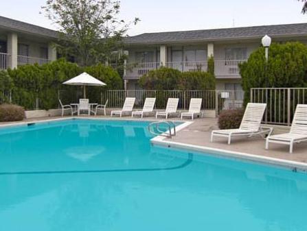 Courtyard Inn Норт-Хайлендс Экстерьер фото